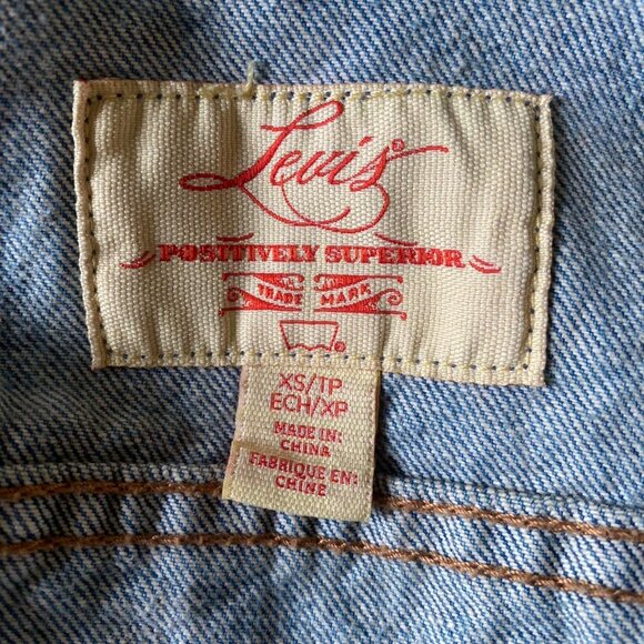 Vintage Levi's trucker denim fitted jacket size xs - Picture 3 of 4